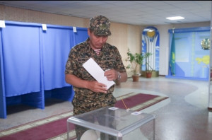 "Шығыс" өңірлік қолбасшылығы әскерилері референдумда дауыс берді