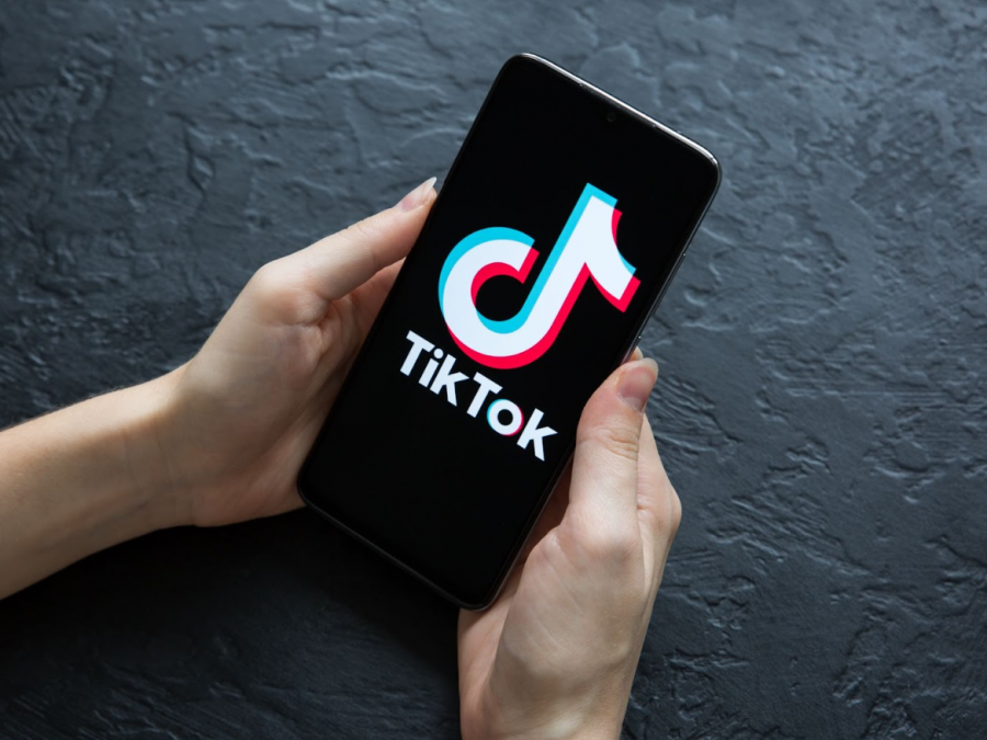 Қоғамда Tik-tok әлеуметтік желісіне деген құштарлықтың себебі не?