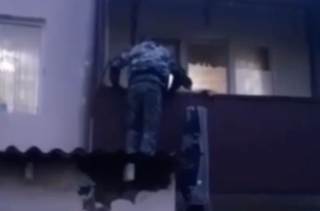 Түркістан облысында қарт әйел балконда есінен танып құлаған