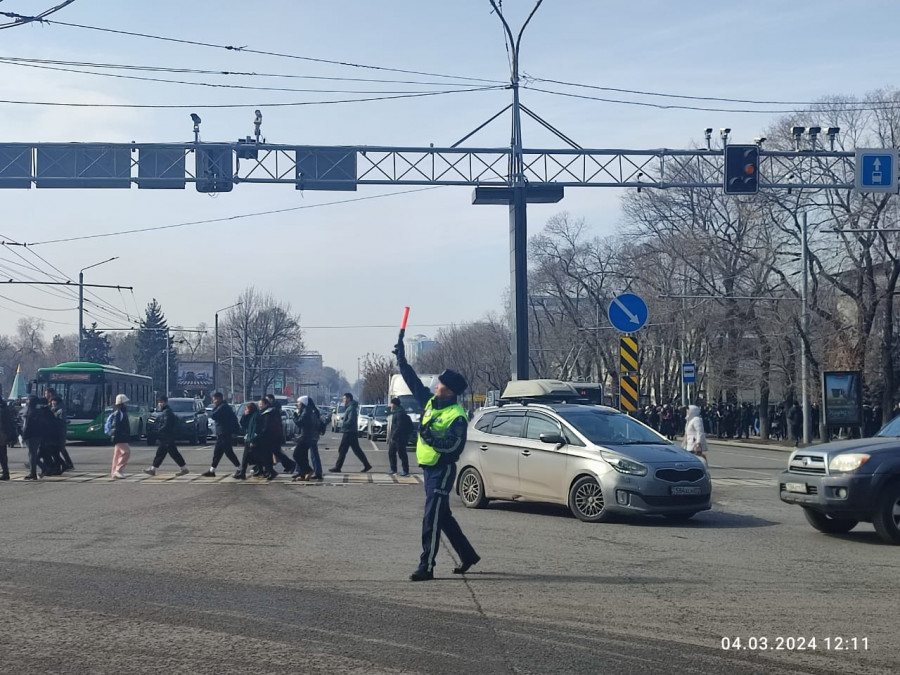 Алматыдағы жер сілкінісі: полиция күшейген режимде жұмыс істеп жатыр