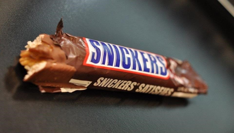 Snickers-тің ғасырға жуық тарихы 