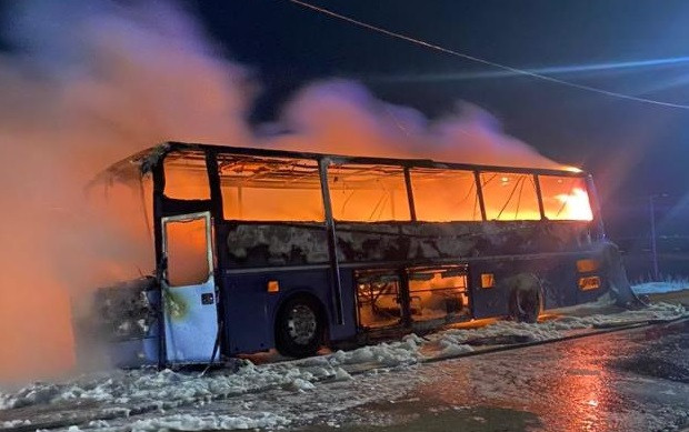 Атырау облысында жолаушылар тасымалдайтын автобус өртеніп кетті