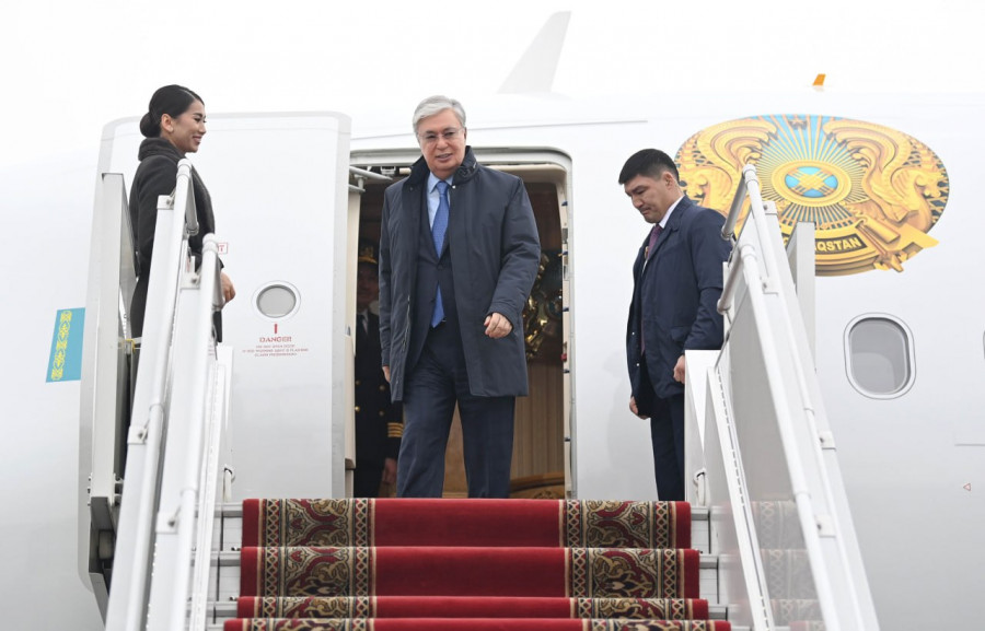 Президент Тоқаев Алматыға ұшып келді
