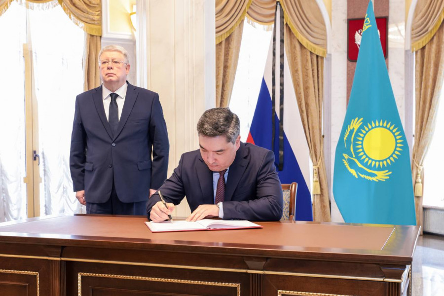Премьер-министр Бектенов Астанадағы Ресей Федерациясы елшілігіне барды