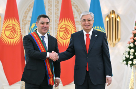 Тоқаев Қырғызстан президентін "Достық" орденімен марапаттады