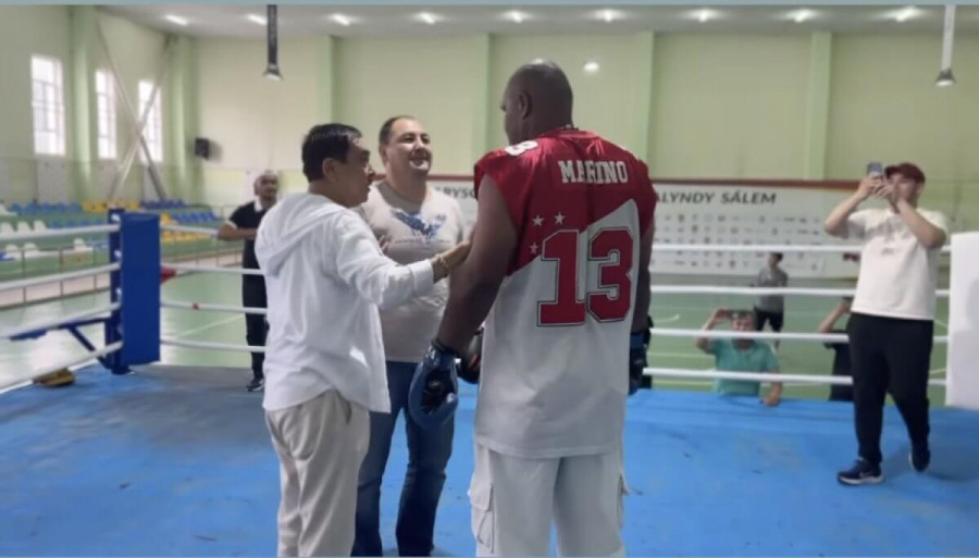 Мұхтархан Ділдәбеков пен Алексис Рубалькаба 24 жылдан кейін рингте қайта кездесті