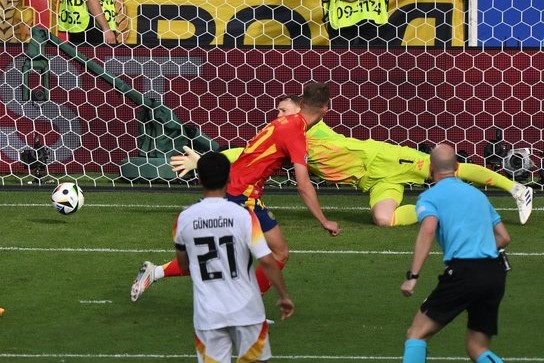 Испания Еуропа чемпионатының жартылай финалына шықты