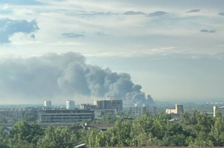 Алматыда барахолка аумағында ірі өрт сөндіріліп жатыр