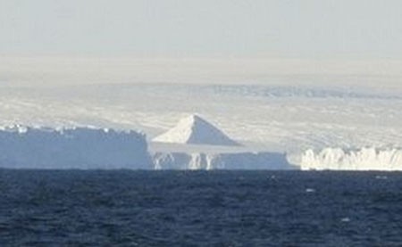 Антарктидадан жұмбақ үш пирамида табылды (видео)