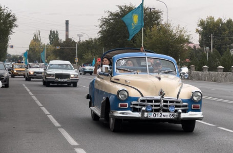 Қонаев дәуірінің рухы: ретро көліктер көшеге қайта оралды