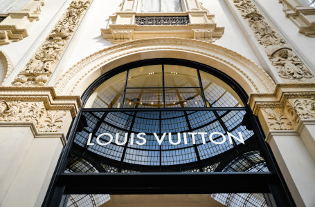 Министрлік Louis Vuitton бренді Қазақстанның матасын қолданатынын айтты