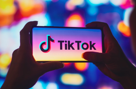 Қазақстандық әйел TikTok-тағы тікелей эфирлері үшін жазаланды