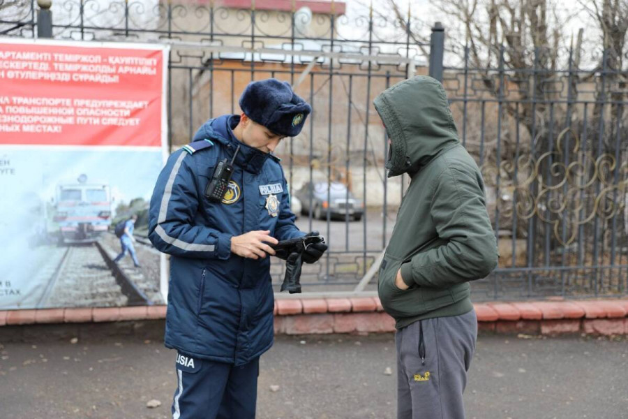 Қостанай вокзалында шу шығарған жас жігіт 20 тәулікке қамалды