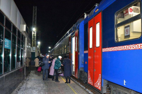 Ауа райының салдарынан жолда қалғандар пойызбен жеткізіледі