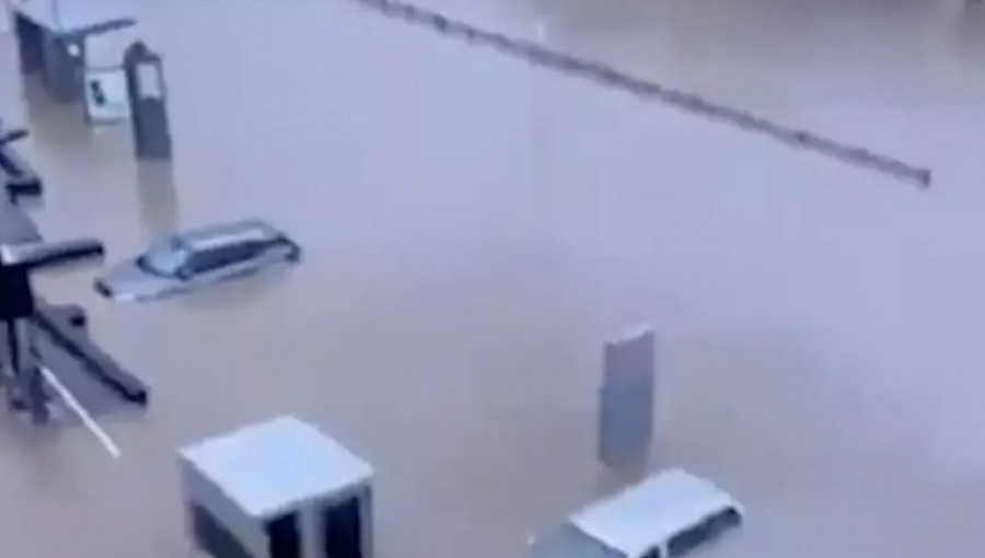 Сауд Арабиясындағы төтенше жағдай: Мекке мен Мәдинаны топан су басты