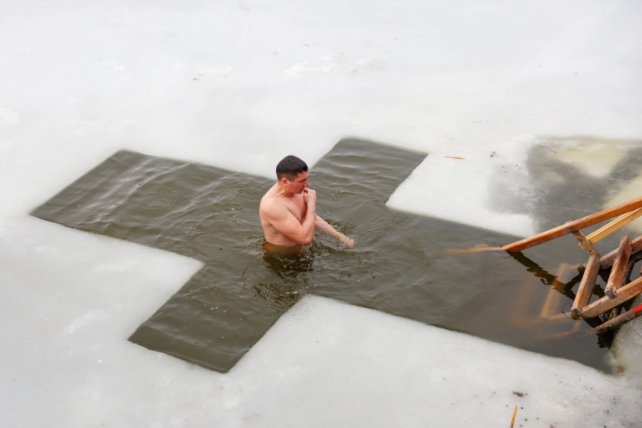 Шоқындыру рәсімі. Аязды күні суға шомылу ағзаға қалай әсер етеді?