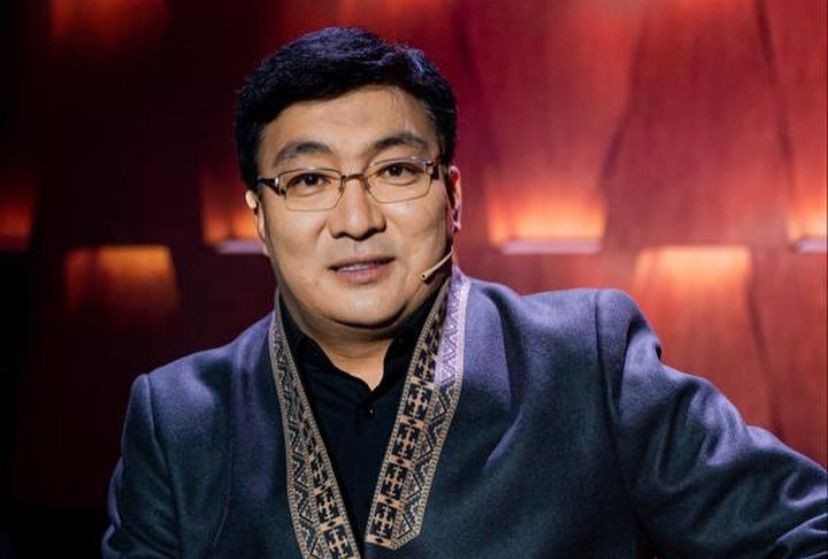 Әнші Тоқтар Серіков марқұм інісіне жазба арнады