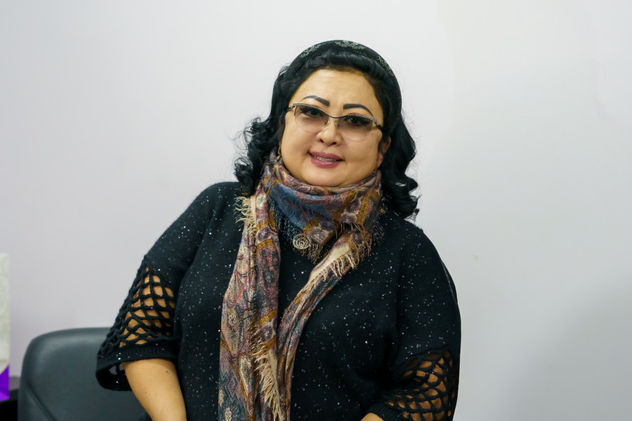 “Ұят емес пе?“. Мақпал Жүнісова “Музарт“ тобының жігіттеріне ұрсып берді