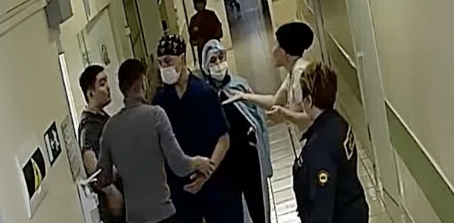 Көкшетауда дәрігерлерге шабуыл жасаған ерлі-зайыптыға сот үкім шығарды