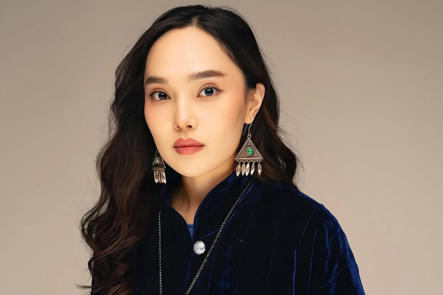 Шашты және иісі бар порно