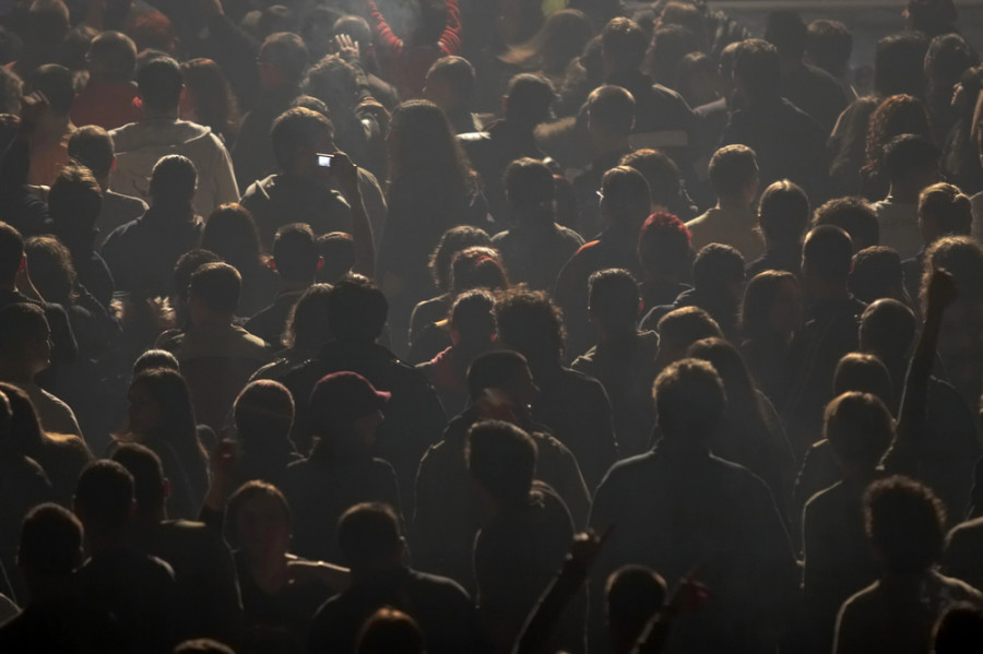 Оралда тұрғындар жарықты қосуды талап етіп, жолды жауып тастады