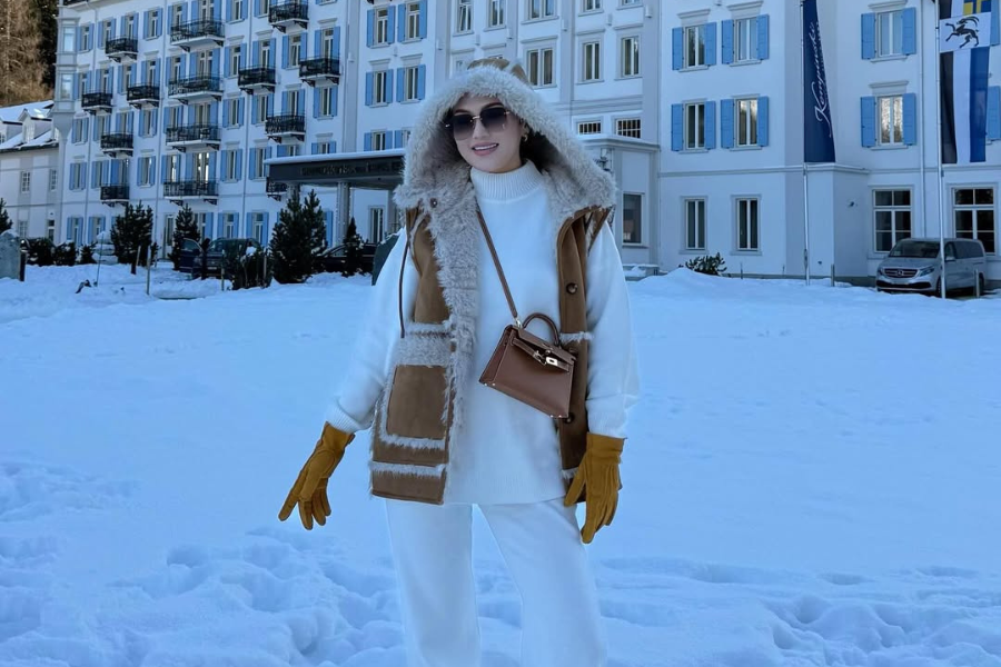 Танымал әнші Ерке Есмахан шетелдегі демалысынан суреттерін бөлісті