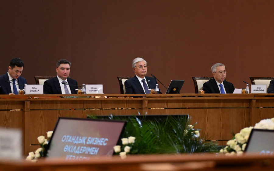 “Банктердің бәрі атсалысқаны маңызды“. Тоқаев қазіргі ахуал туралы