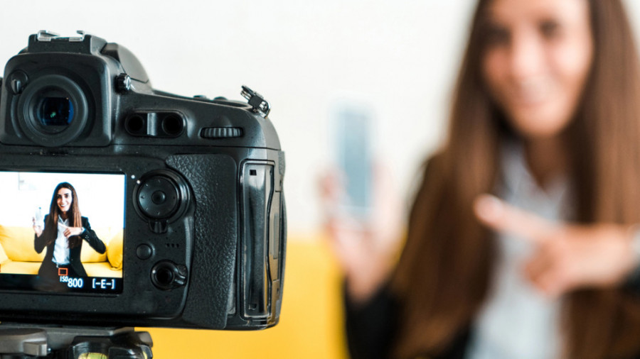 “Жеңіл ақша және бай-бақуатты өмір“: депутат блогерлерге қатысты жаңа ереже ұсынды