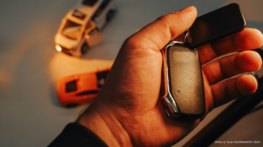 Енді жолдан өтуге кедергі келтіріп тұрған көлік иесіне хабарлама жіберуге болады