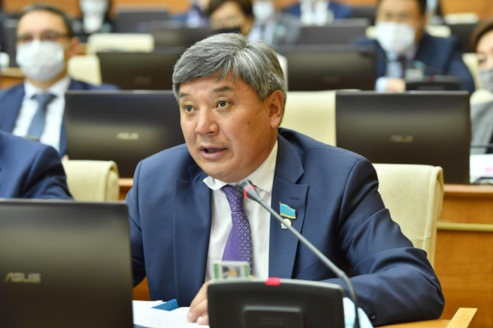 “Мөңке би мен Мәшһүр Жүсіптің болжамдары дәл келді“. Депутат Әшімжанов дабыл қақты