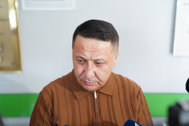 Алматы әуежайында қызметкер кепілге алынған оқиға: Әбдірайымов жәбірленуші мәртебесінен бас тартты