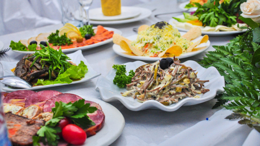 Екібастұздағы тойда жұрт жаппай уланып қалған: сот үкім шығарды