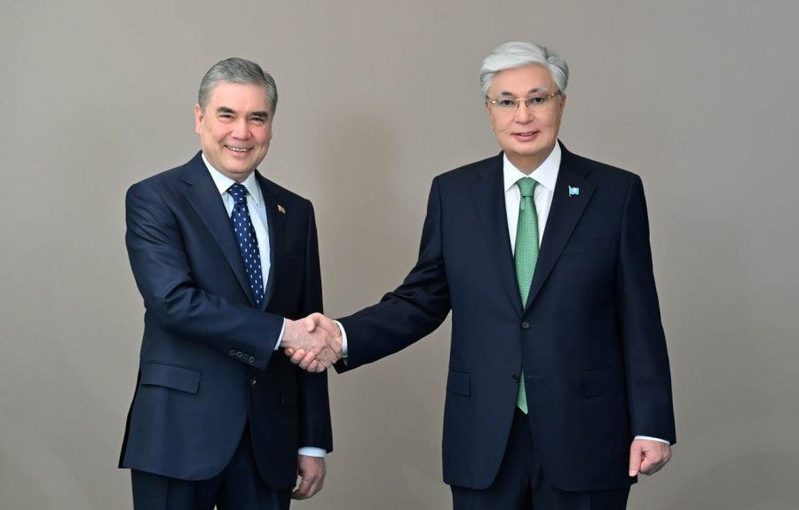 Тоқаев пен Бердімұхамедов бейресми кездесуде не талқылады?