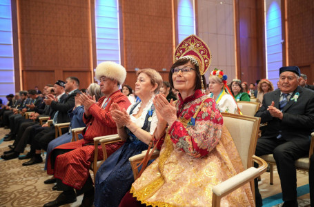 “Біз әртүрліміз, бірақ бәріміз теңбіз“ - Президент Қазақстанның басты құндылығы туралы
