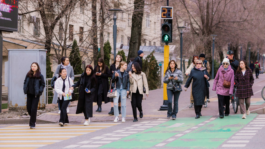 Тоқаев: Азаматтар бір-бірін “мына тілде сөйле“ деп мәжбүрлемеуге тиіс