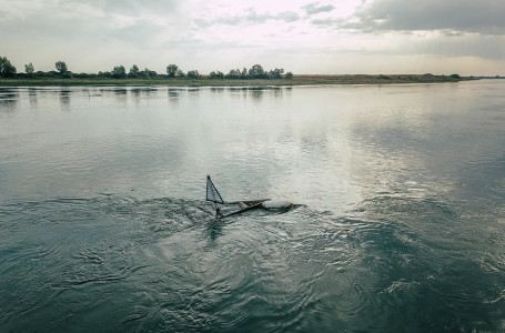 Балық аулауға шыққан: Атырауда суға батып кеткен жасөспірім іздестіріліп жатыр