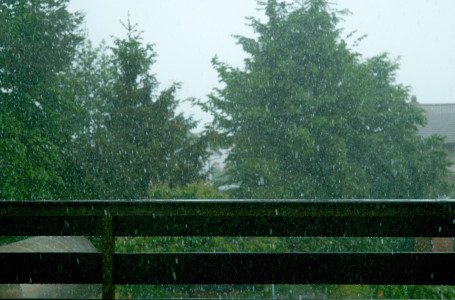 +44-тен бұршақты жауынға дейін: Қазақстанда ауа райы күрт өзгереді