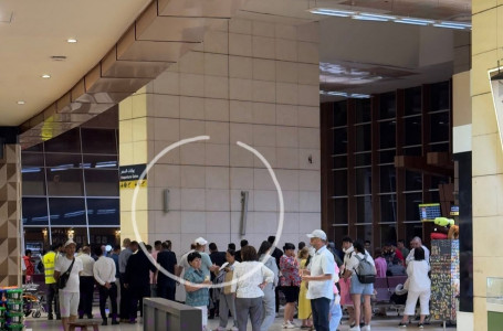 Шарм-эль-Шейхте қазақстандықтардың үстіне жарнамалық тақта құлады: бір адам қаза тапты