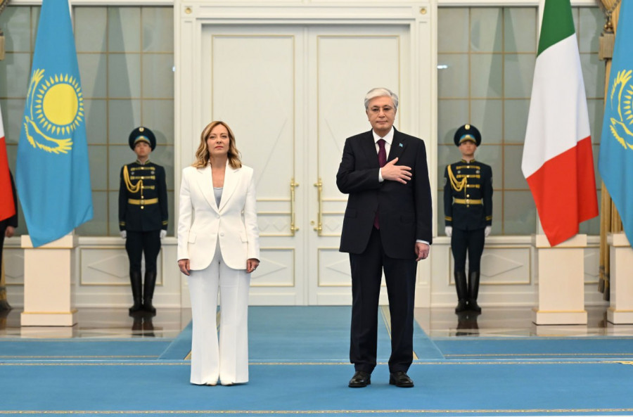 Тоқаев Ақордада Джорджа Мелониді қарсы алды