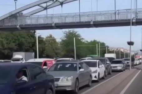 Әл-Фараби даңғылы жабылып, кептеліс пайда болды