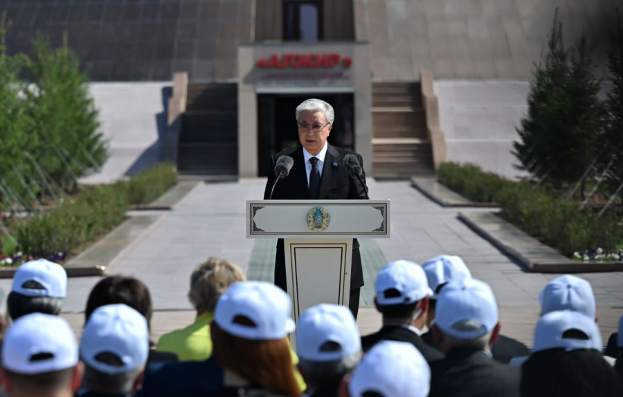 Тарихқа деген көзқарас саяси ахуалдың ықпалында кетпеуге тиіс - Президент