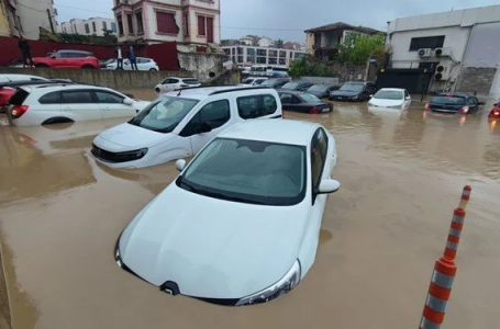 Түркияның бір қаласы түнде су астында қалды