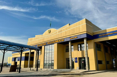 Жүздеген көлік сағаттап тұр: жүргізушілер Өзбекстанмен шекарадағы кептеліске шағымданды