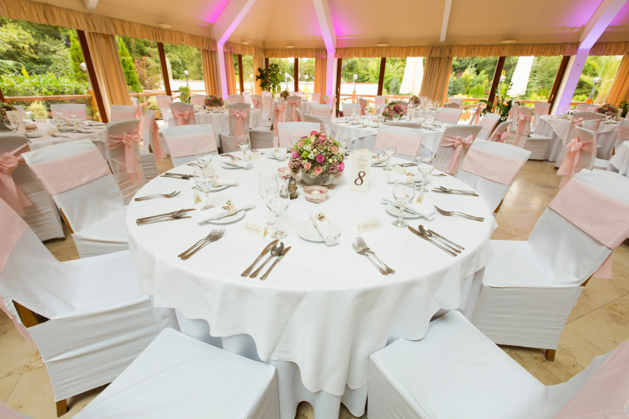 Павлодарда ұзату тойына қатысқан отызға жуық адам астан уланып ауруханаға түсті