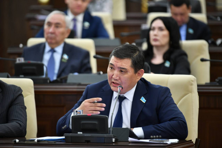 МӘМС пен “СҚ-Фармация“: депутат Базарбек Бас прокуратураға арыз түсірді