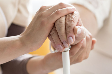 Жапонияда әжелерді бір сағатқа жалға алу қызметі іске қосылды