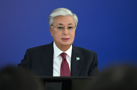 Тоқаев үш жаңа заңға қол қойды