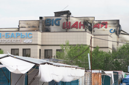 “Шанхай“ базарындағы өрт: төбе құлап, құтқарушылар зардап шеккен