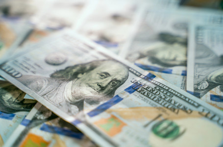 Доллар бағамы 543 теңгеге жетті