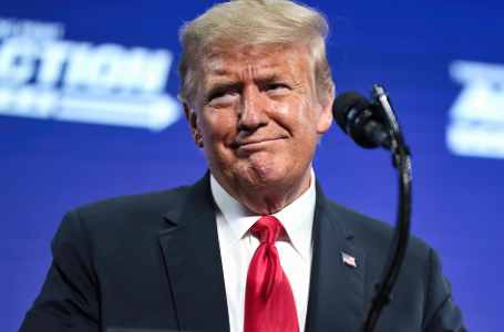 Дональд Трамп 100 миллион доллардың жоғалғанын айтты